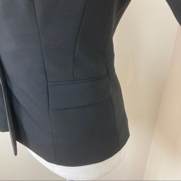 Hugo Boss Stretch Wool Jacket with Narrow Lapels - Picture 13 of 16